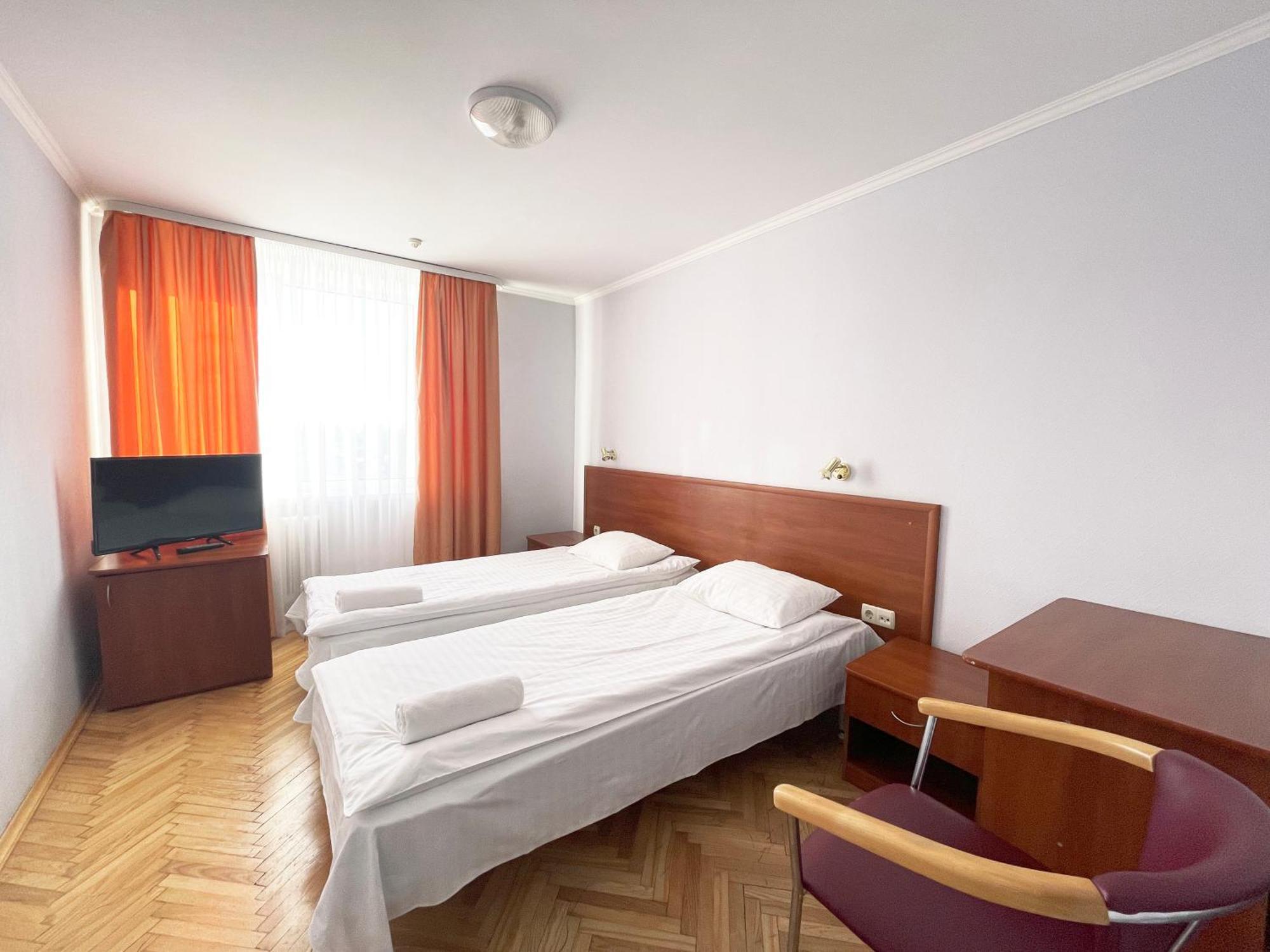 Svytyaz Hotel Lutsk Eksteriør bilde