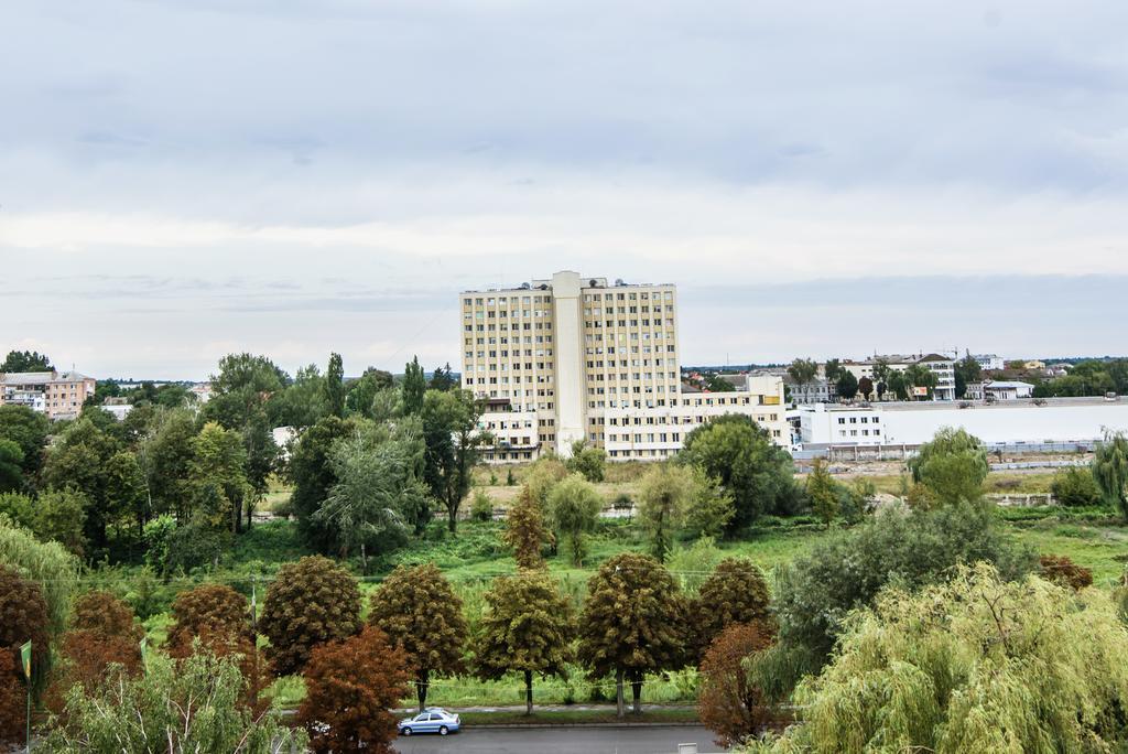 Svytyaz Hotel Lutsk Eksteriør bilde