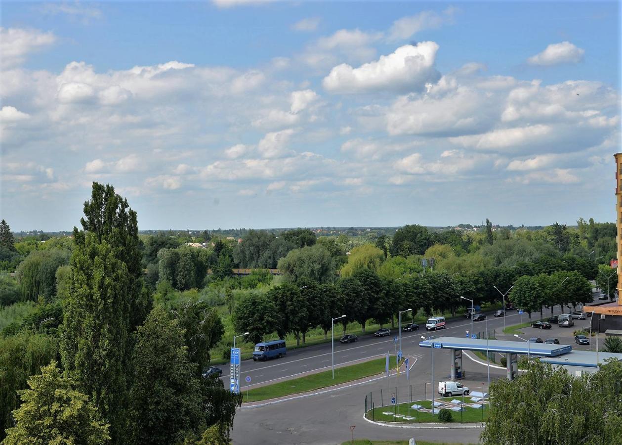 Svytyaz Hotel Lutsk Eksteriør bilde